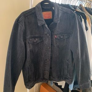 Men’s Black Levi Trucker Jacket NWOT
